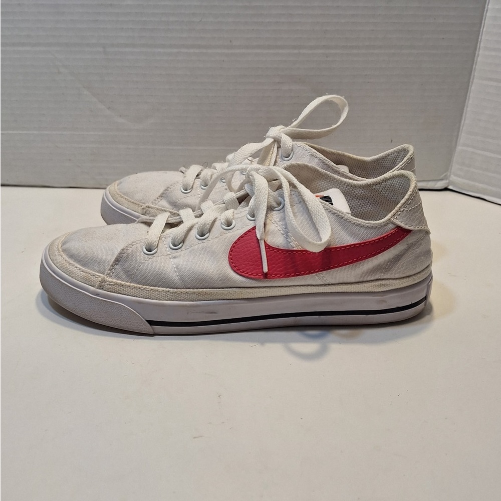 Nike canvas White Sneakers with pink Swoosh